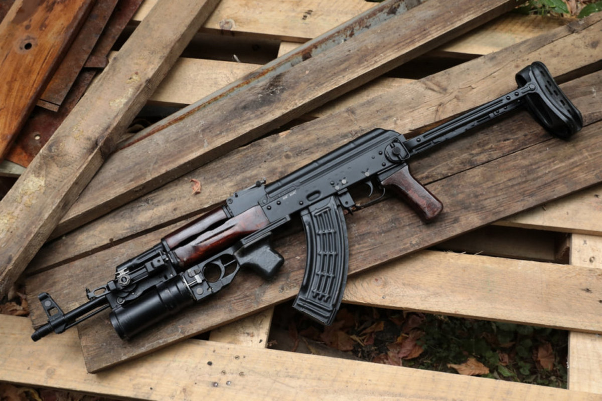 В Одесі 17-річна дівчина застрелила військового з автомата його побратима – що відомо