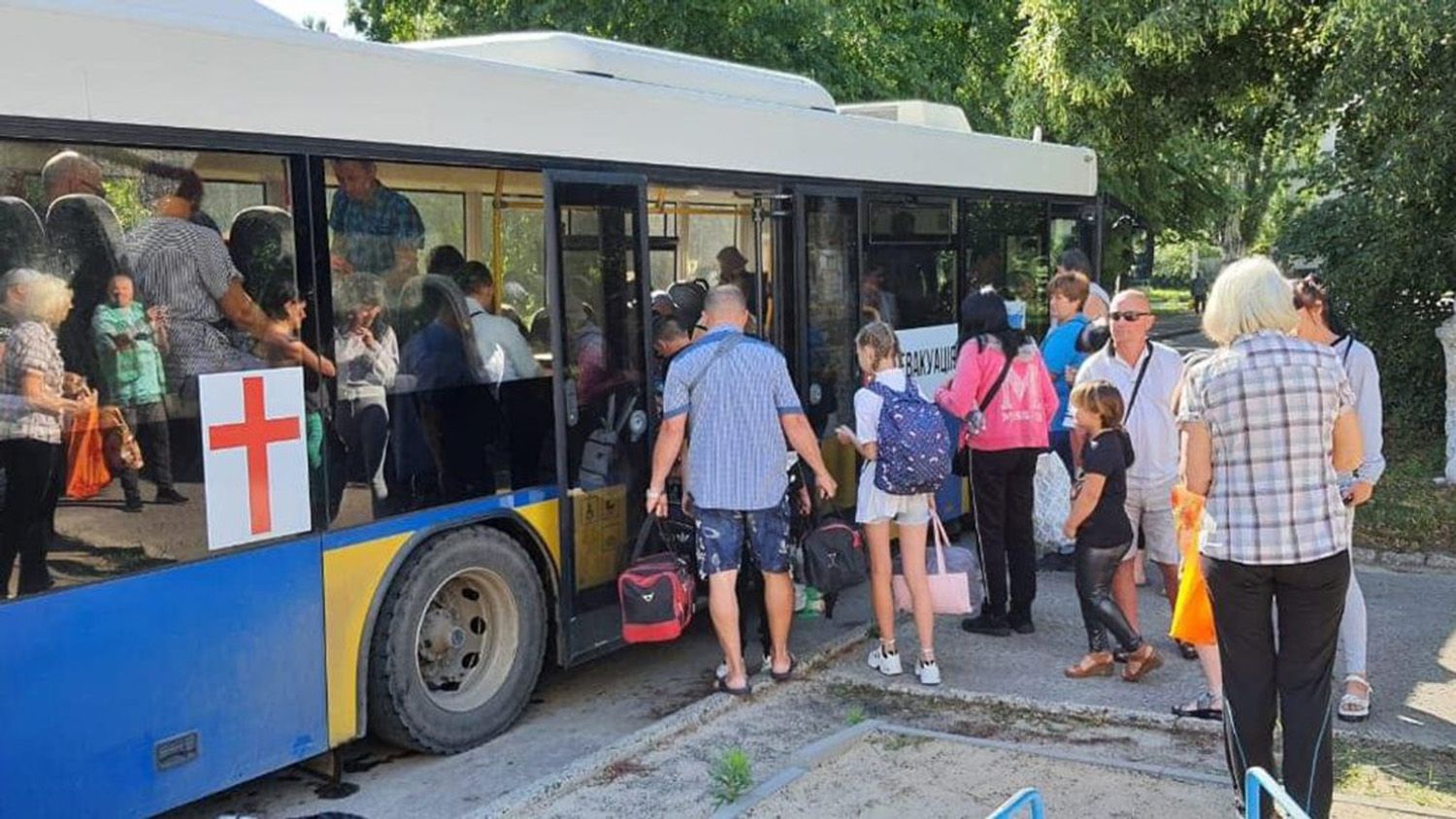 На Херсонщині евакуюють людей з 50 населених пунктів – ОВА