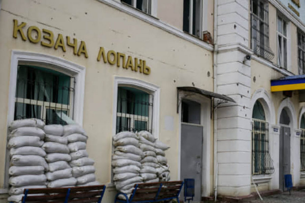 РФ вдарила по сільраді на Харківщині 21 серпня – під завалами люди