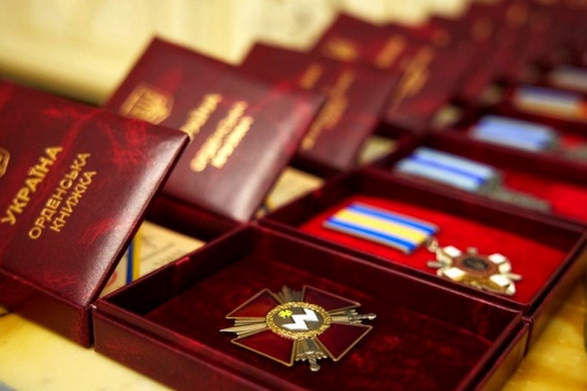 Зрадників України позбавлятимуть державних нагород – Рада підтримала законопроєкт