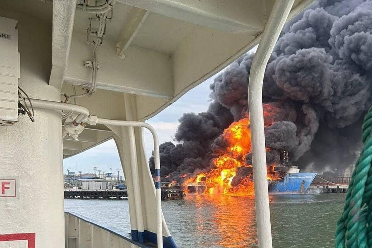 У ВМС підтвердили ліквідацію російського порома у порту “Кавказ” – що відомо