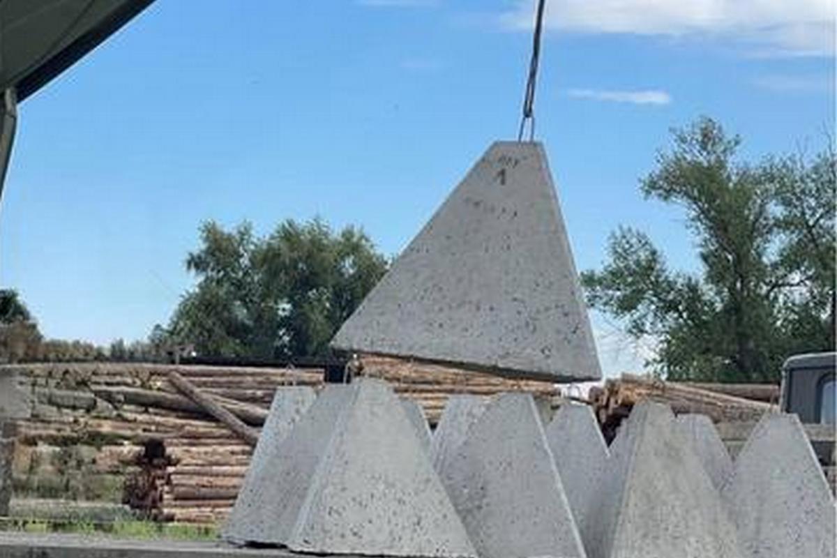 Нещасний випадок у Польщі – помер 18-річний українець, на якого скинули 30-кілограмовий котел з висоти
