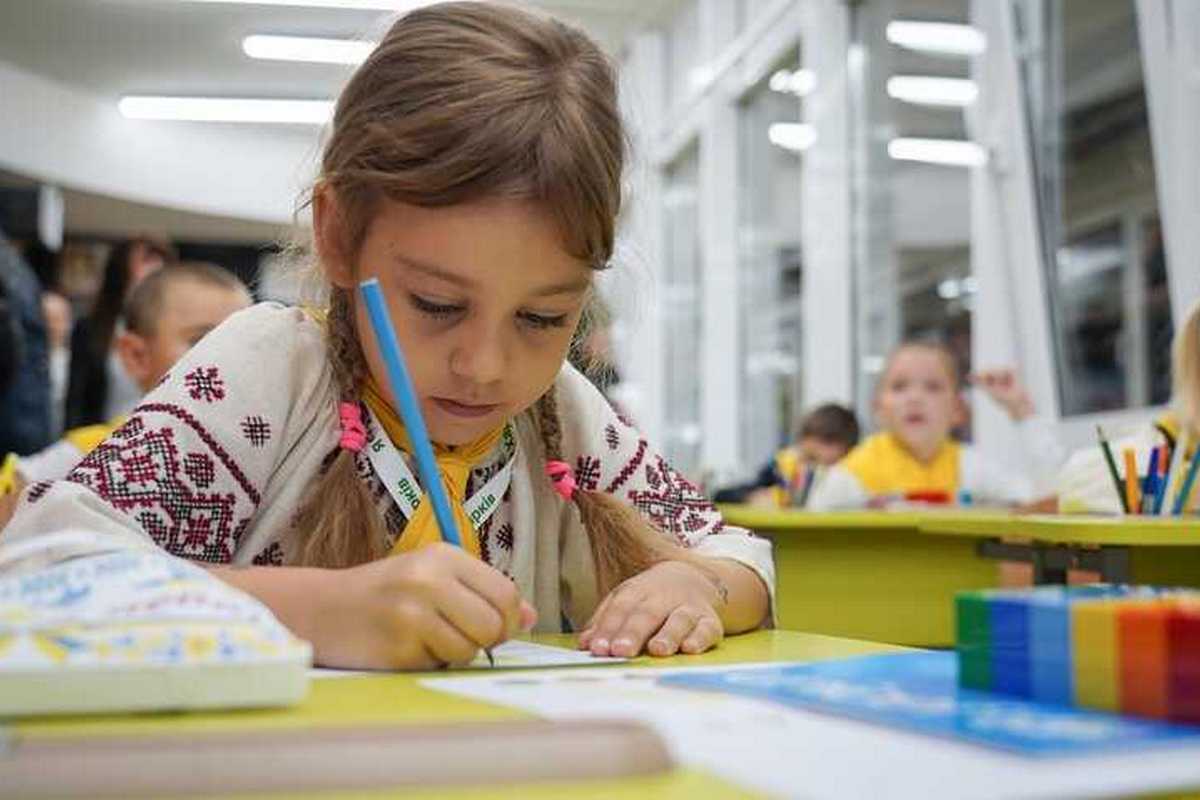 ВР може заборонити російську мову у школах – що відомо про новий законопроєкт