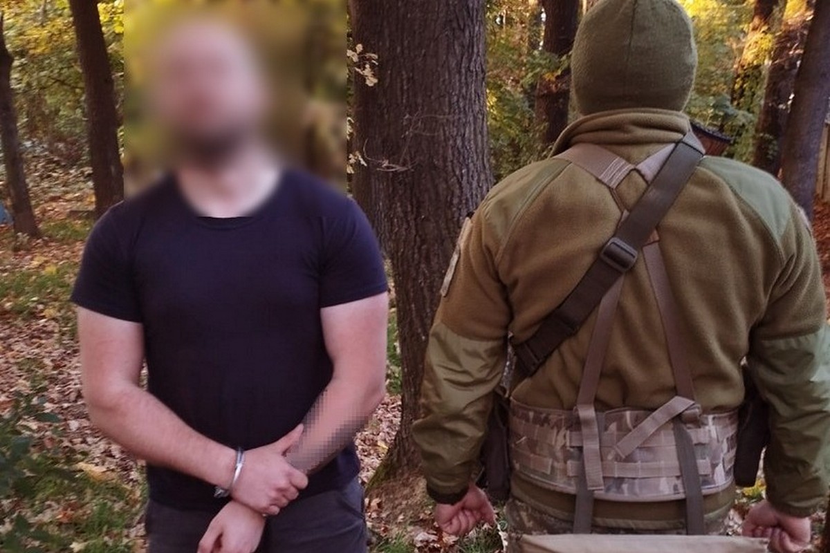 Чоловік втік за кордон, але