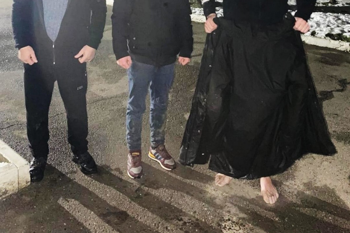 Троє ухилянтів хотіли перейти Тису пішки, але їх змила течія. І якби не дерево… (відео)
