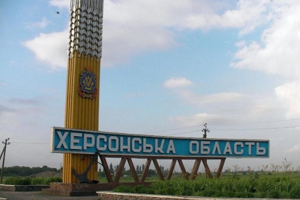 Окупанти атакували “швидку” на Херсонщині – поранення отримали водій та фельдшер
