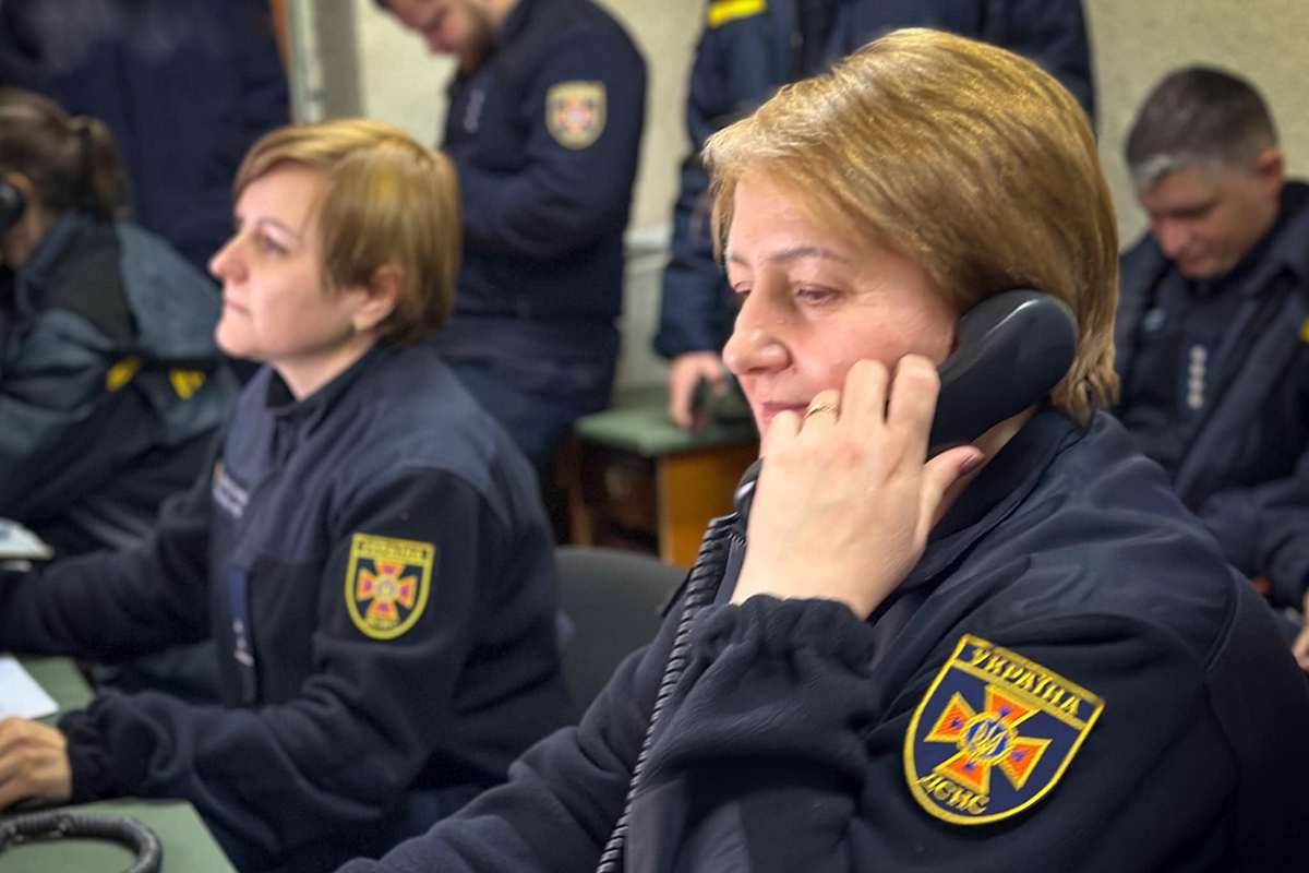 «Дайте відбій, бо мені в підвалі холодно» – на Одещині жінка 12 разів телефонувала рятувальникам під час тривоги