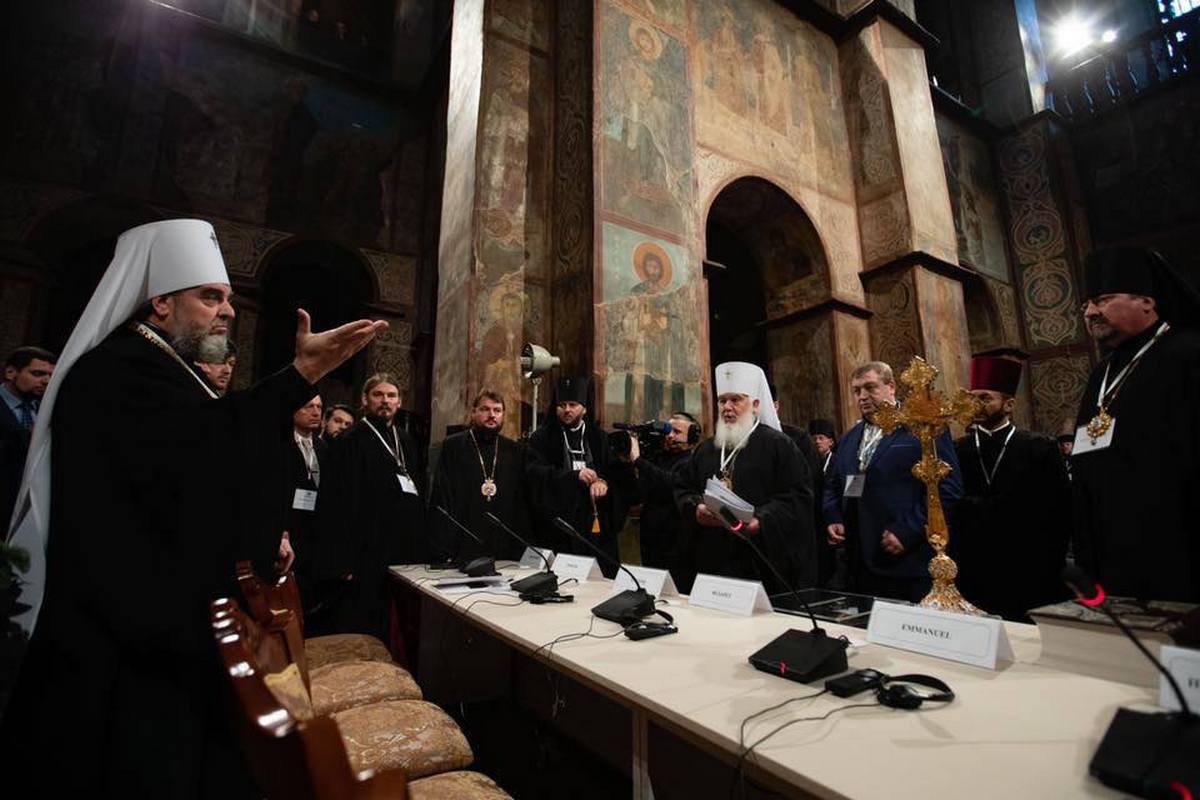 Шоста річниця відновлення української церкви ПЦУ: Петро Порошенко показав історичні світлини