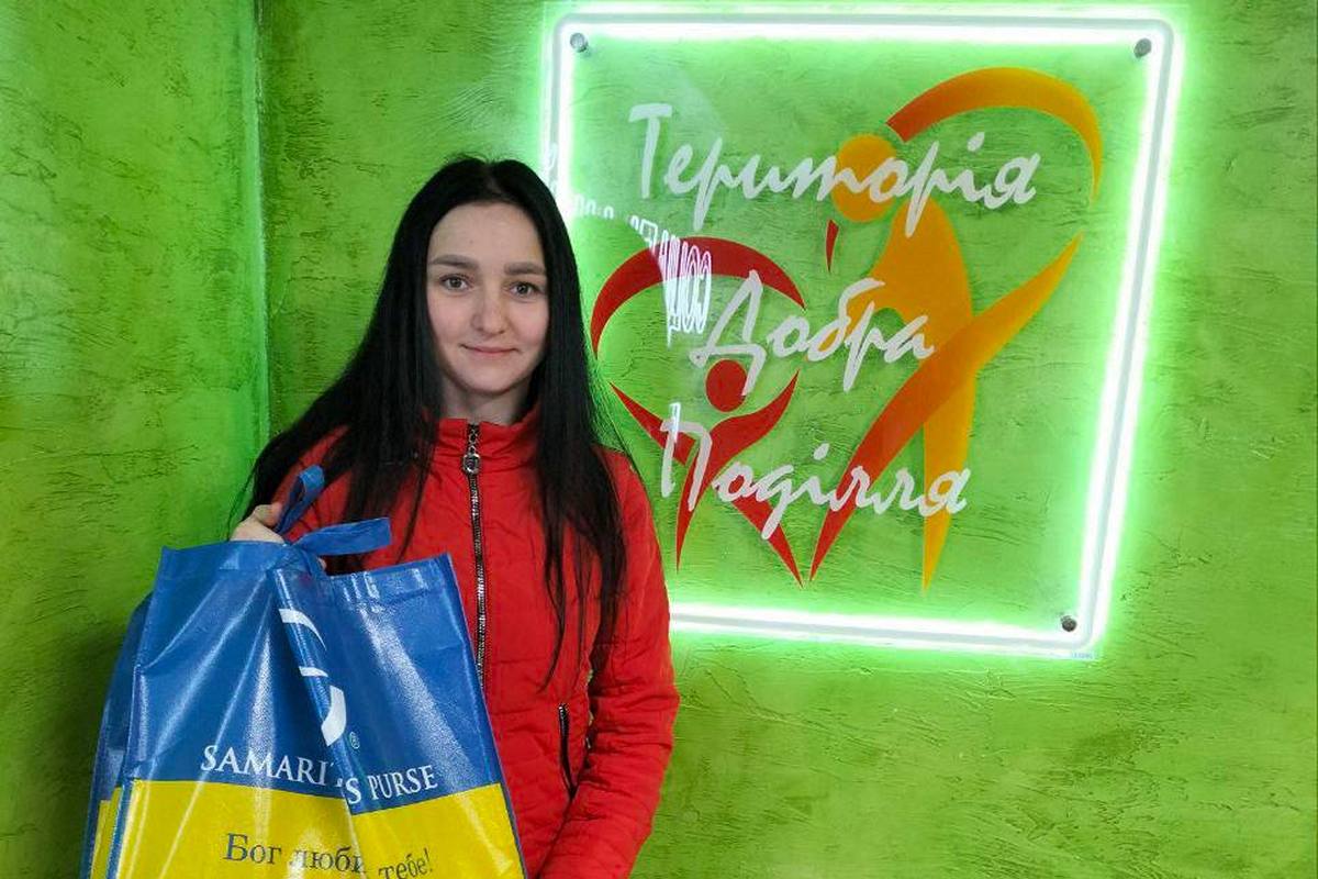 Продуктова допомога для деяких українців