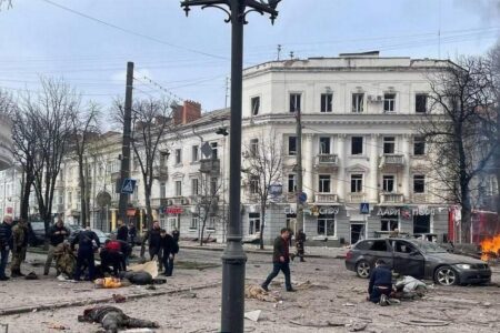 Багато загиблих, тіла лежать на вулицях: окупанти вдарили по центру Сум у Вербну неділю вранці (фото, відео)