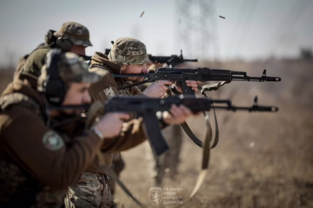 Обстановка на фронті 6 квітня: ворог просунувся у двох областях, втратив 1330 солдат
