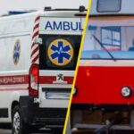 Водій не помітив, що пенсіонерку затиснуло у дверях, і почав рух: у Дніпрі 87-річна жінка опинилася під колесами трамвая