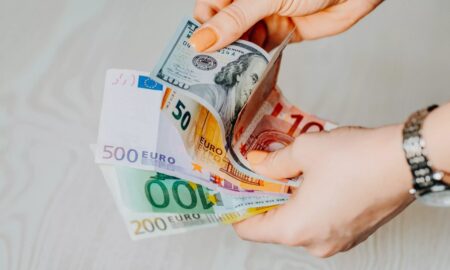 Грошова допомога для жінок: хто і як може отримати гранти у розмірі €5,000 та €10,000