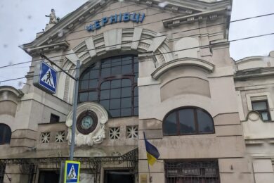 Укрзалізниця продовжила курсування популярного потяга Чернівці-Львів: графік руху