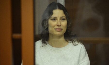 Жінка, яка задонатила для України 51 долар, тепер на волі: Росія і США провели обмін заручниками