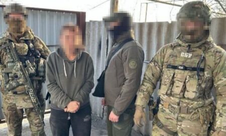 Жінка повісила годівнички з камерами, щоб стежити за ешелонами ЗСУ – у Дніпрі затримано агентку рф