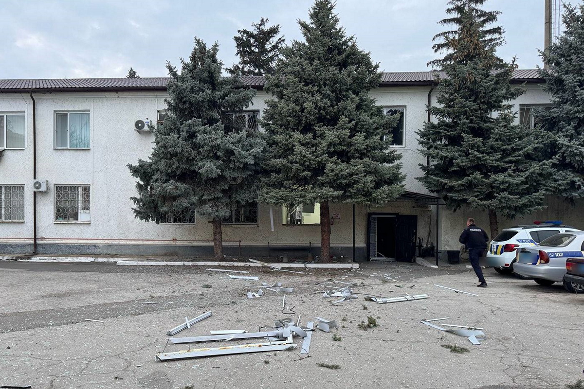 Замаскував вибухівку під “подарунок” – затримано чоловіка, який готував теракт у поліції на Одещині