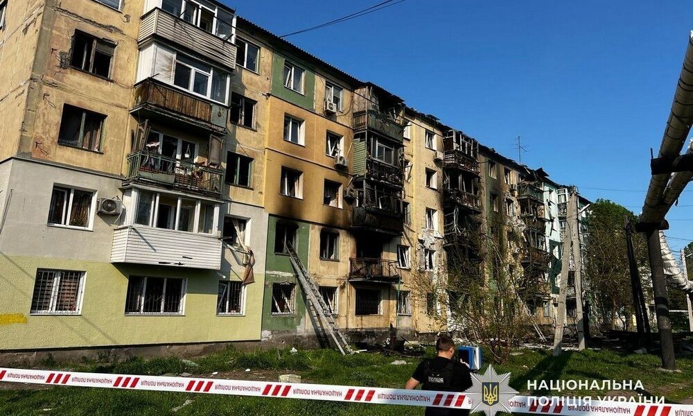 Масована нічна повітряна атака 25 квітня: серед загиблих і поранених діти, постраждав рятувальник – все, що відомо (фото)