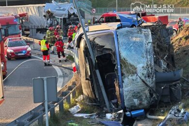 Автобус з українцями перекинувся у Варшаві біля аеропорту: що відомо (фото)