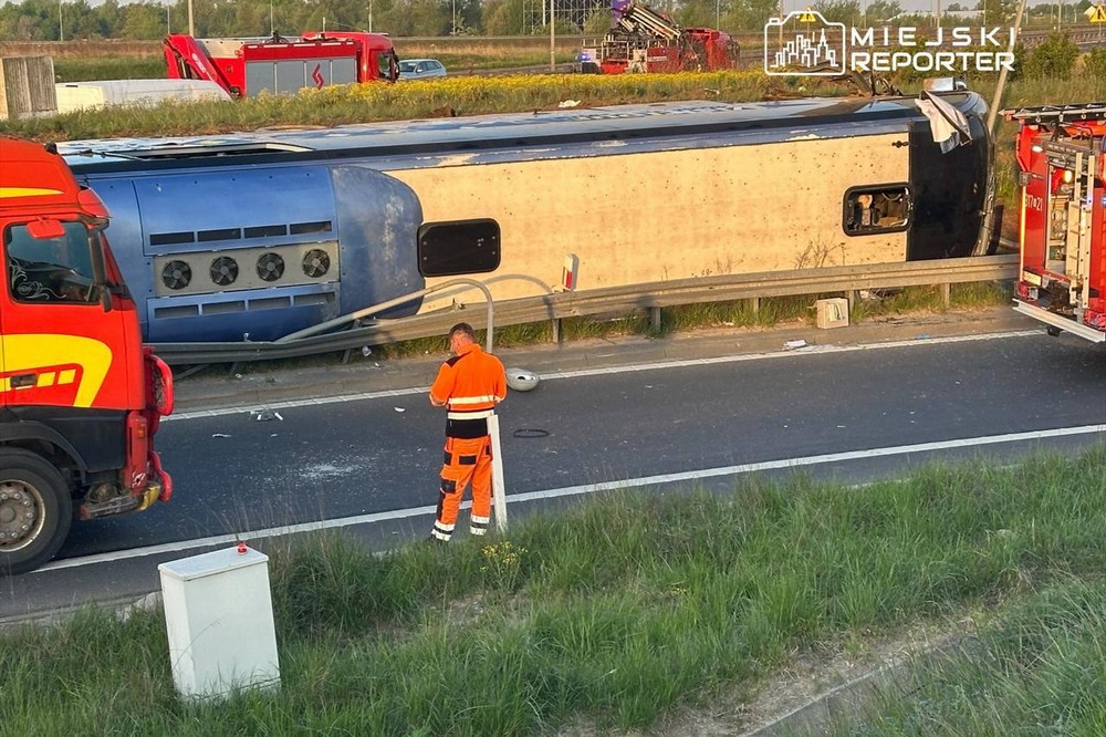 Автобус з українцями перекинувся у Варшаві