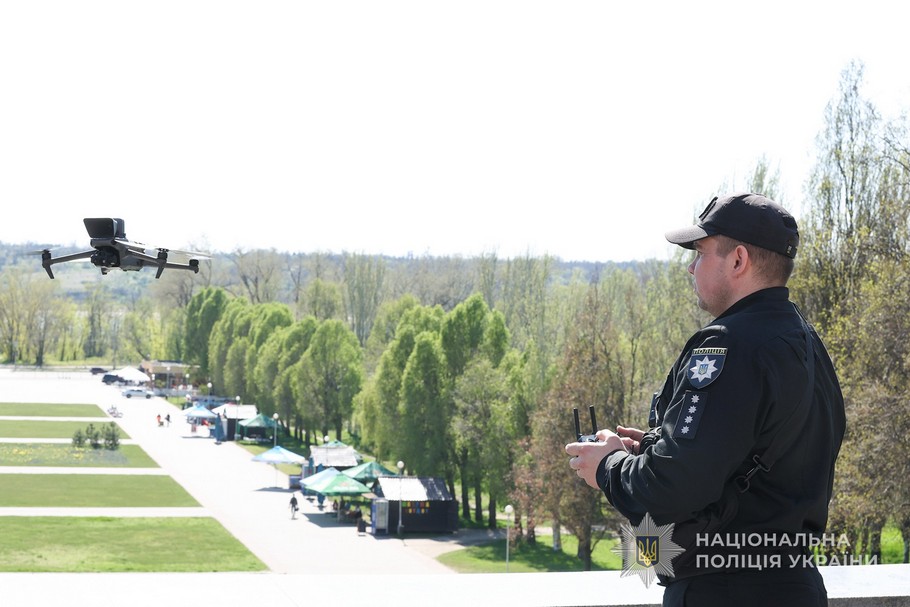 В Україні дрони почали патрулювати вулиці: пілотний проєкт запустили у Запоріжжі (фото, відео)