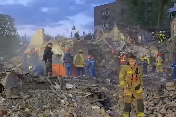 Масована нічна повітряна атака 24 квітня: Зеленський перериває візит до ПАР, багато загиблих і поранених – все, що відомо (фото, відео)