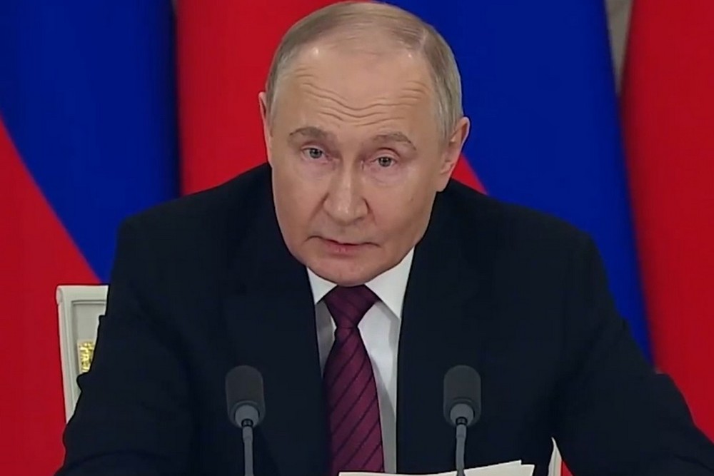 Призначив дату і назвав війну війною: Путін несподівано виступив із заявами в ніч на 11 травня (відео) 1 Призначив дату і назвав війну війною: Путін несподівано виступив із заявами в ніч на 11 травня