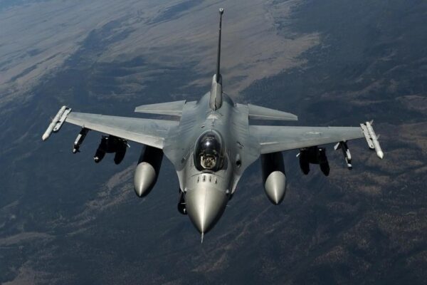 «Сьогодні вночі було втрачено зв’язок із літаком F-16» - Повітряні сили України