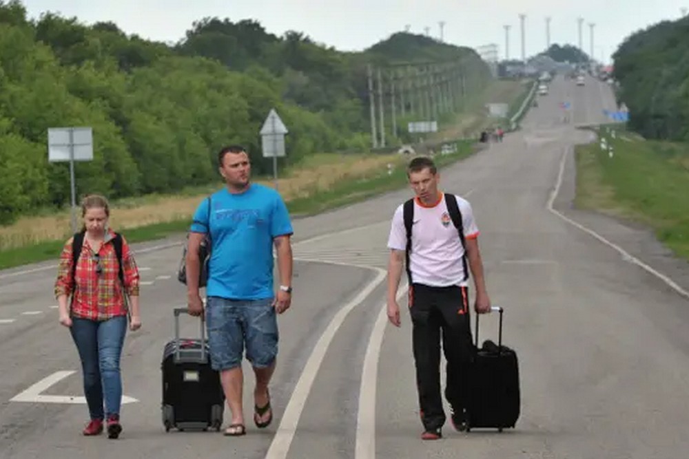 Бояться виходити з дому і хочуть залишити Україну: як війна і мобілізація вплинули на психологічний стан українців