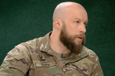 «Але деяким краще закупити скляні