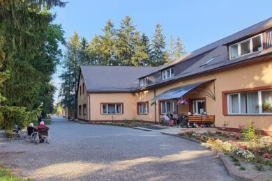 Догляд за людьми похилого віку: турбота, що має значення