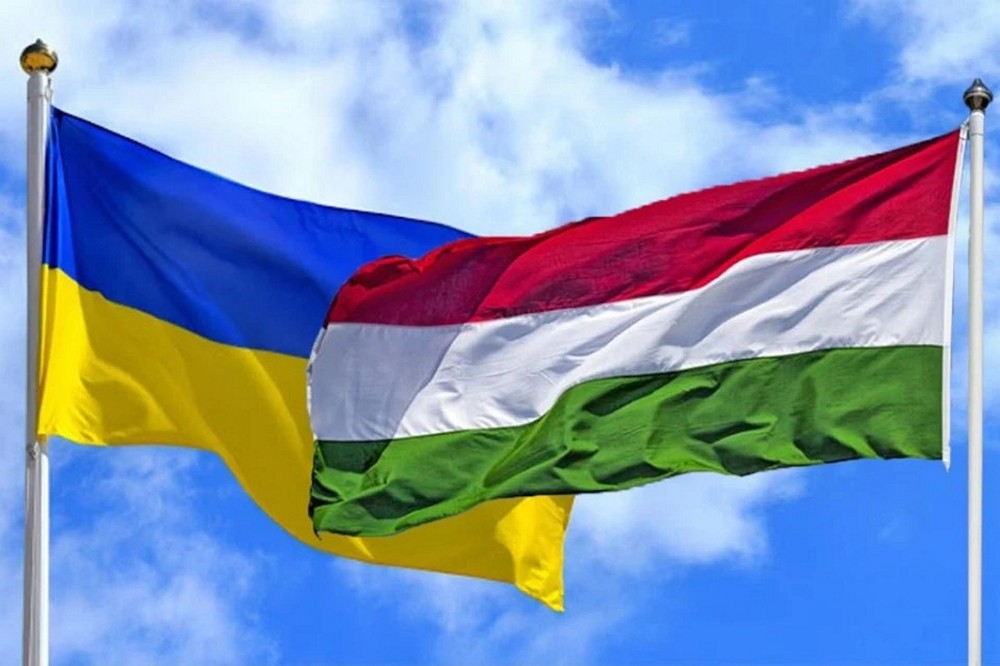 Угорщина вислала двох українських дипломатів та звинуватила їх у шпигунстві
