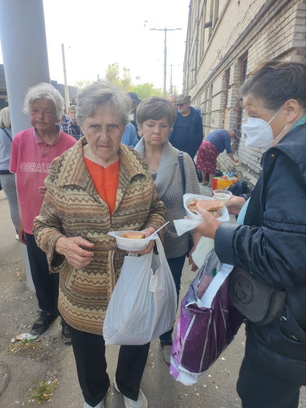 Безкоштовні гарячі обіди у Запоріжжі: де можна отримати допомогу і коли
