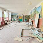 Зруйнували школу і вбили жінку: окупанти скинули 8 бомб на село Річки на Сумщині