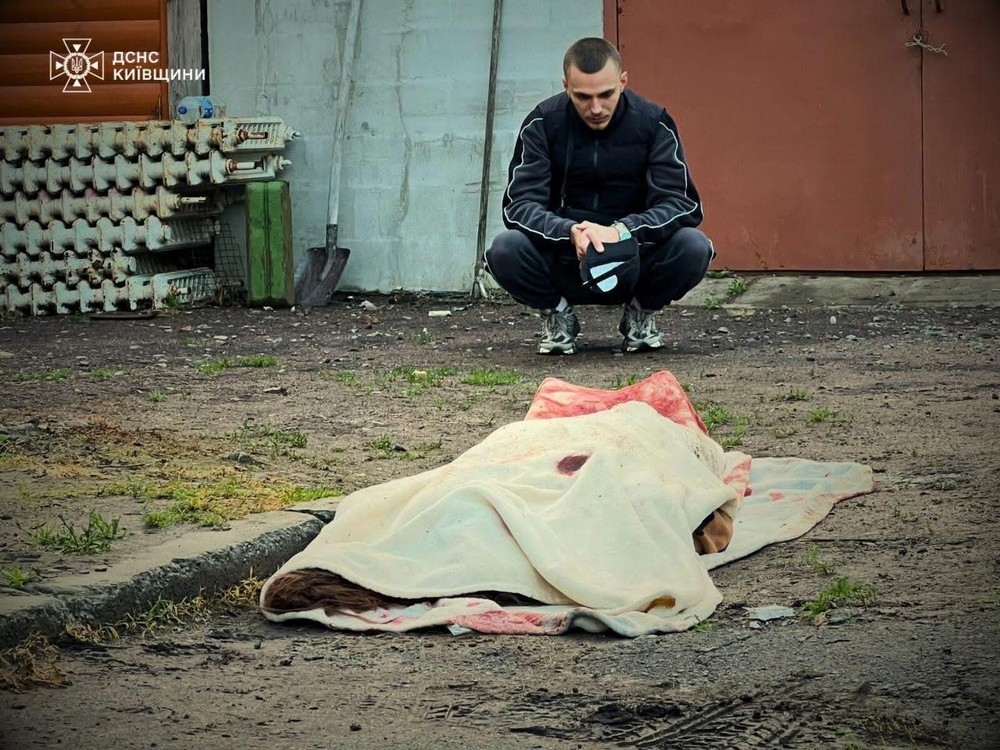 Закрила собою сина: на Київщині окупанти вбили 27-річну жінку, її 4-річну дитину рятують