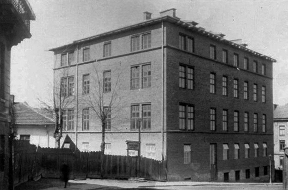 Народна лічниця у Львові, де працювала Софія Окуневська Морачевська, 1903 р. Народна лічниця у Львові, де працювала Софія Окуневська Морачевська, 1903 р.