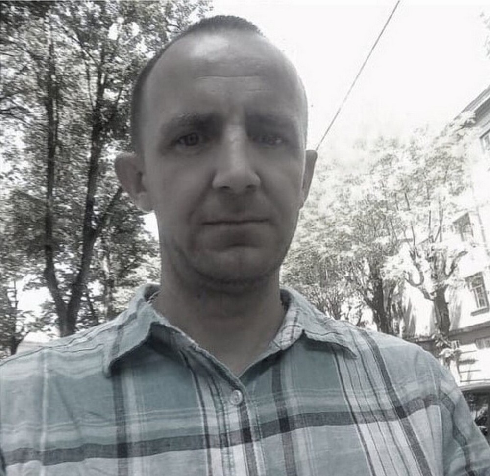 Микола Цюрик, солдат Збройних сил України, відзначився у ході російського вторгнення в Україну. Герой України. Уродженець м. Камінь-Каширський Волинської області. Загинув 12 березня 2022, с. Наливайківка, Київська область Микола Цюрик, солдат Збройних сил України, відзначився у ході російського вторгнення в Україну. Герой України. Уродженець м. Камінь-Каширський Волинської області. Загинув 12 березня 2022, с. Наливайківка, Київська область