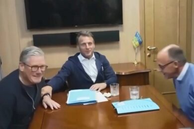 Захарова знову зганьбилася фейком: ось чим насправді виявився «кокаїн Макрона» (відео)