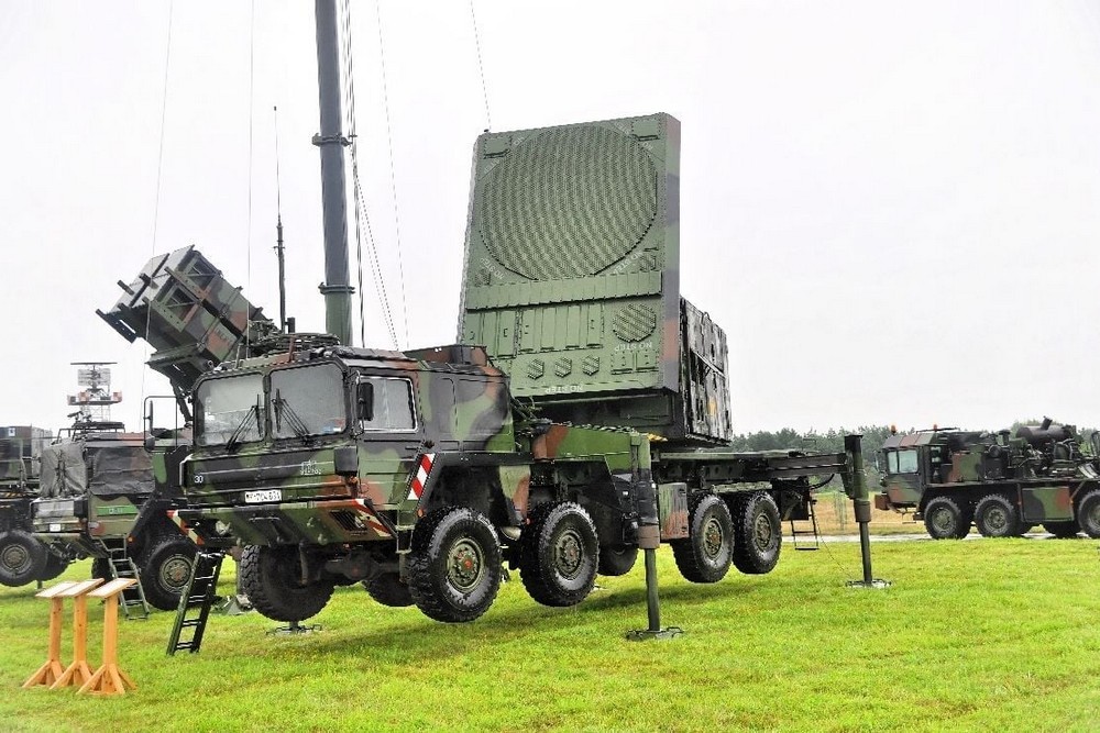 Авіаційні бомби і Patriot: яку військову допомогу Україні пообіцяли партнери 1 У ЗМІ з’явилася інформація про те, яку військову допомогу Україні пообіцяли партнери. Це авіаційні бомби і системи Patriot.