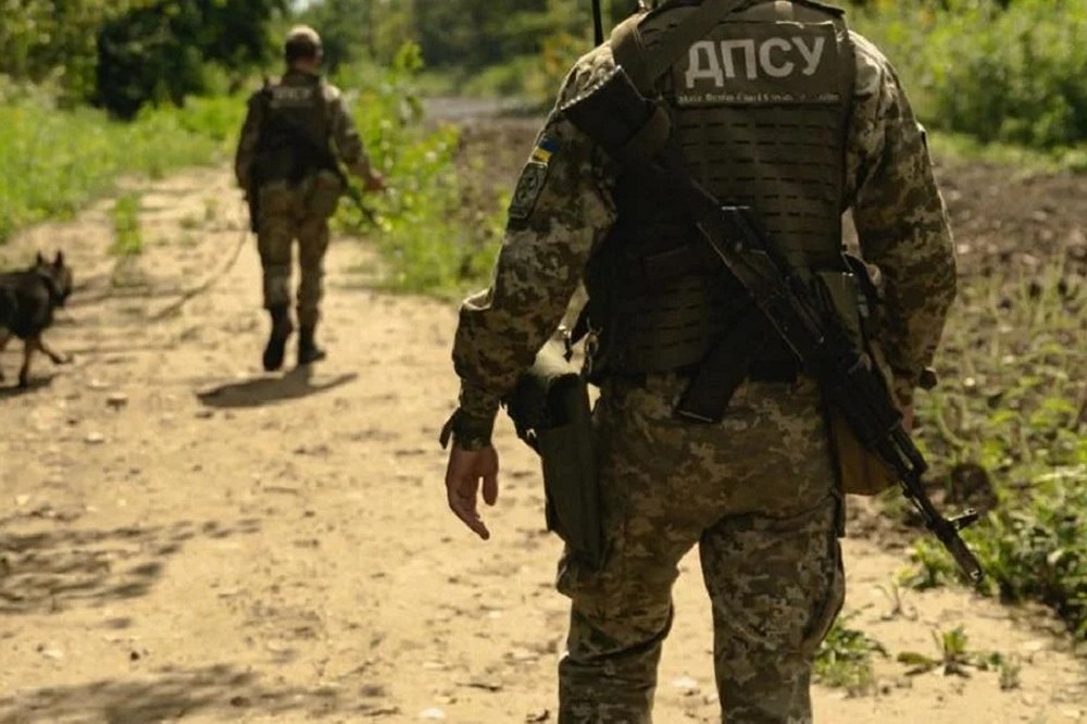 Здійснили напад на прикордонників, залучивши жінок та дітей – що відомо про інцидент на Закарпатті 1 Здійснили напад на прикордонників, залучивши жінок та дітей – що відомо про інцидент на Закарпатті
