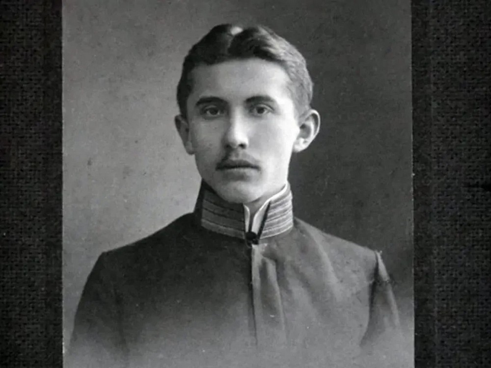 Євген Коновалець, голова проводу українських націоналістів (з 1927), убитий агентом НКВС Павлом Судоплатовим Євген Коновалець, голова проводу українських націоналістів (з 1927), убитий агентом НКВС Павлом Судоплатовим