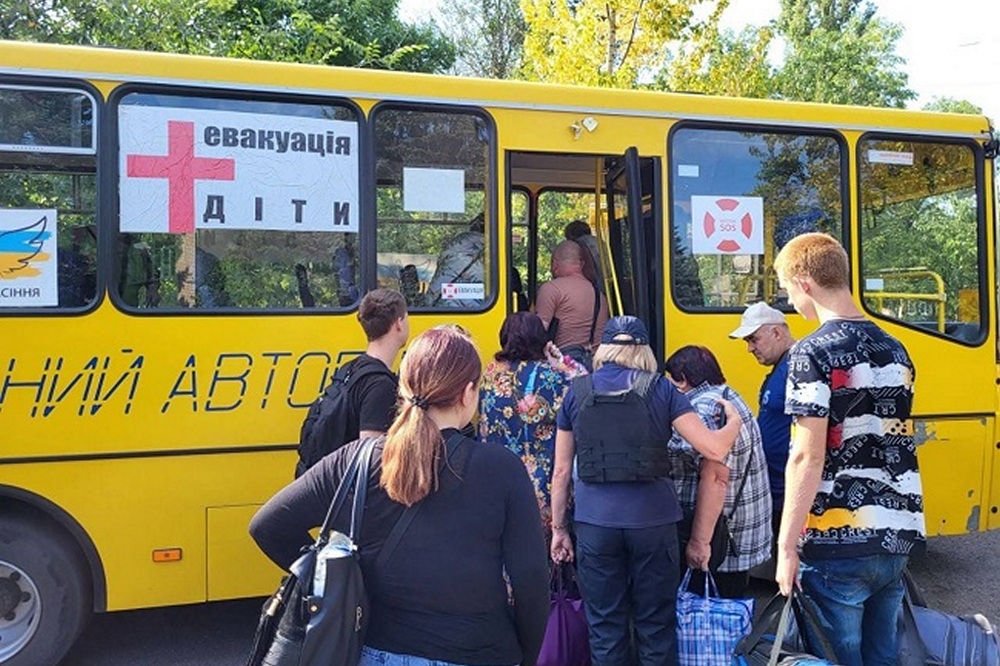 Обов’язкова евакуація жителів ще у 11 населених пунктах Сумщини – ОВА 1 Обов’язкова евакуація жителів ще у 11 населених пунктах Сумщини – ОВА