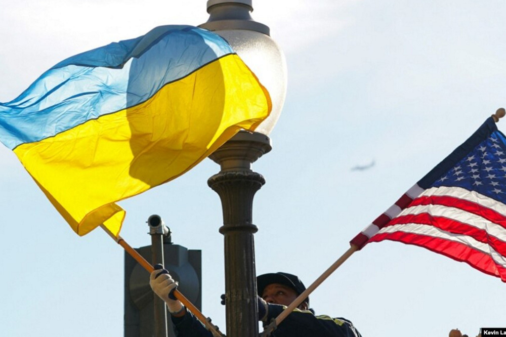 Можуть запропонувати 1000 доларів і навіть квиток: українців в США хочуть повернути додому