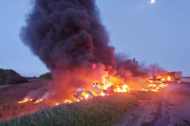 Водії згоріли в масштабній пожежі – жахлива ДТП на Сумщині