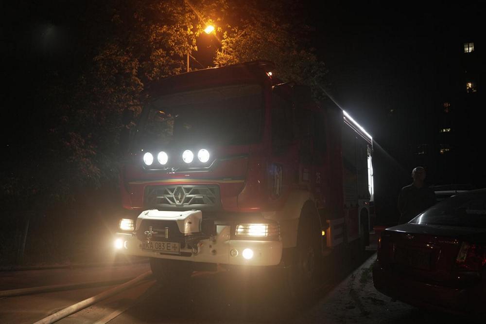 Масована атака на Київ ракетами та дронами - пожежі спалахнули одразу у кількох районах 1 Масована атака на Київ ракетами та дронами - пожежі спалахнули одразу у кількох районах
