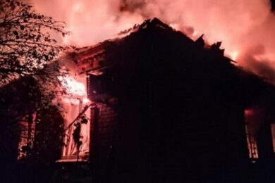 Окупанти завдали авіаудару по житловому
