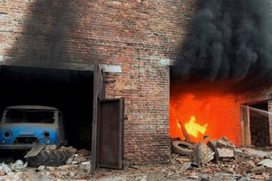 Нічна повітряна атака 31 травня: є жертви, загинули сотні свійських тварин, знищено десятки тонн зерна – все, що відомо (фото)