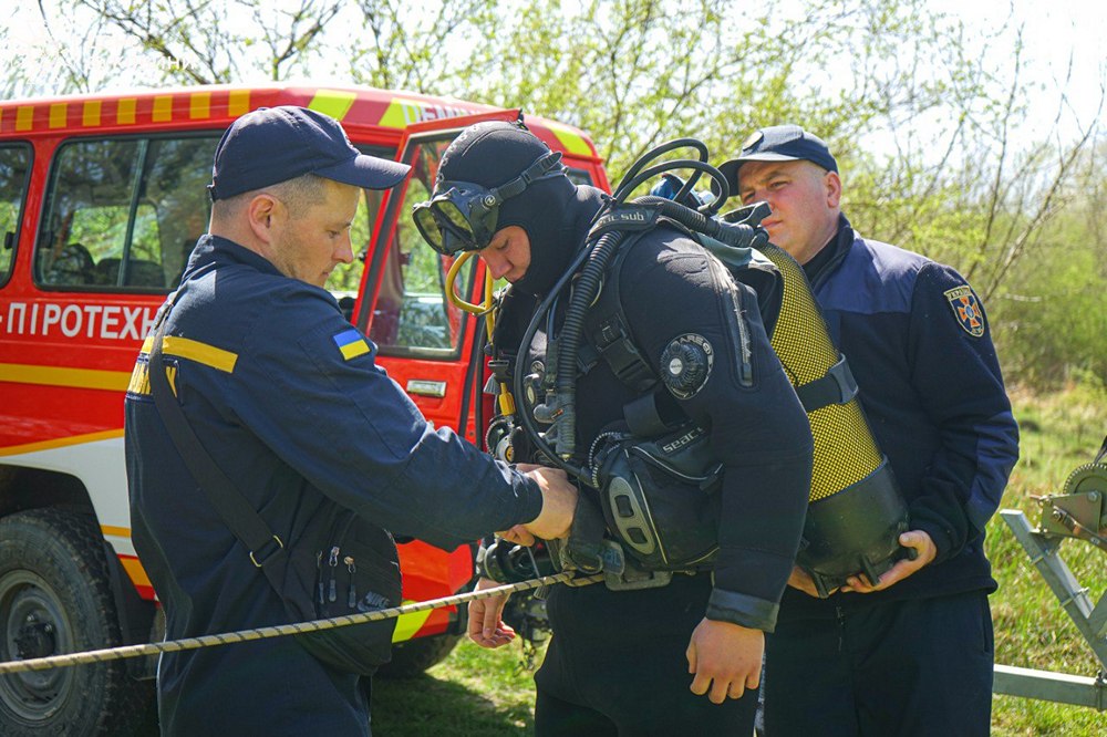 Тіло 13-річної дівчинки, яка зникла 11 квітня, знайшли на Буковині за допомогою дрона – ДСНС