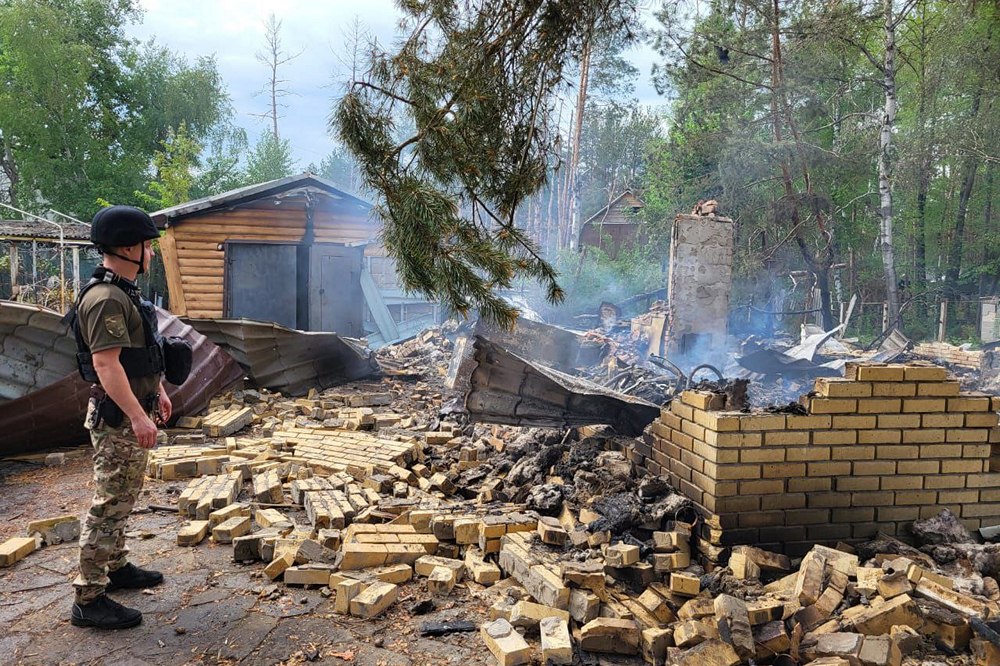 під завалами багатоповерхівки у Костянтинівці шукають людей 