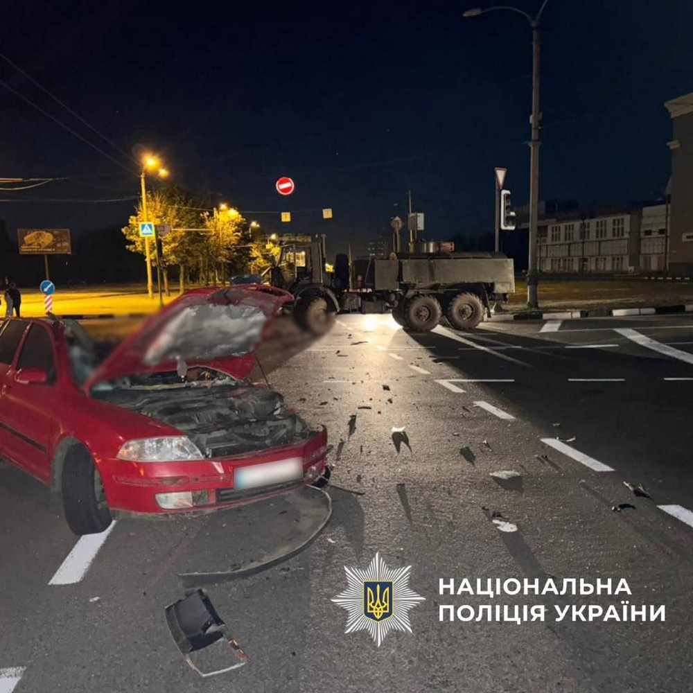 Легкових влетів під автоцистерну, загинули всі – моторошна ДТП у Харкові (фото)